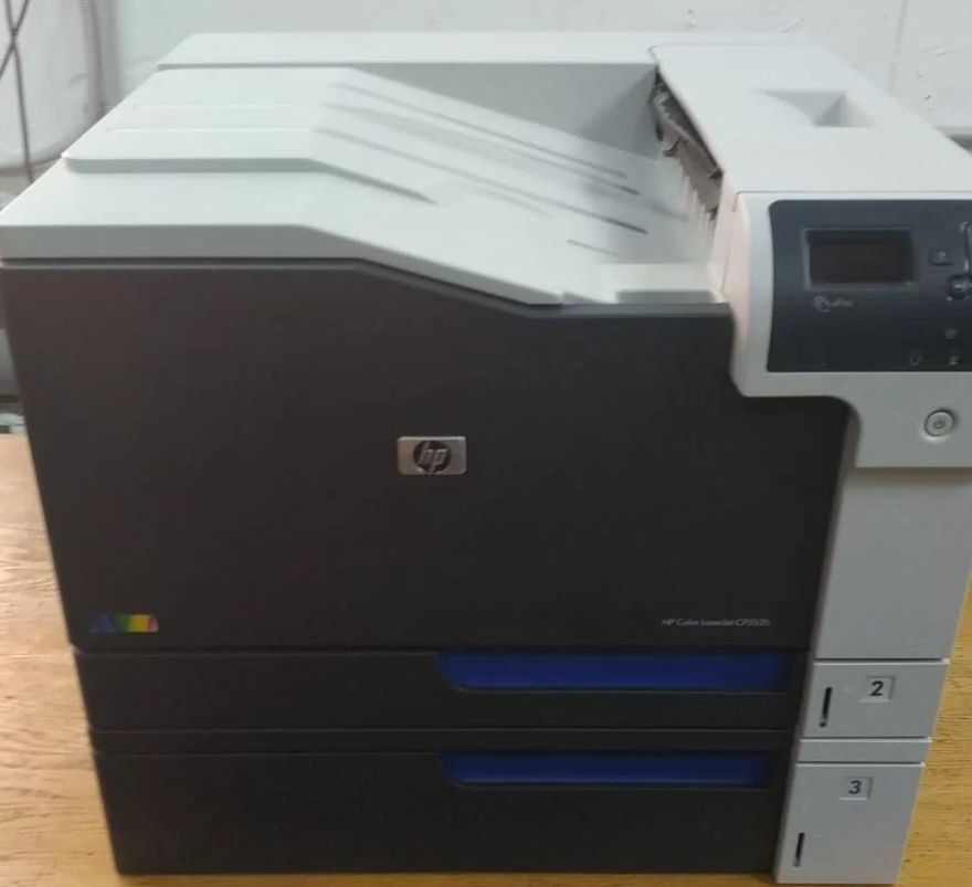 Принтер HP Color LaserJet CP5525. Дуплекс. Product №CE708A б/у — фото аппарата